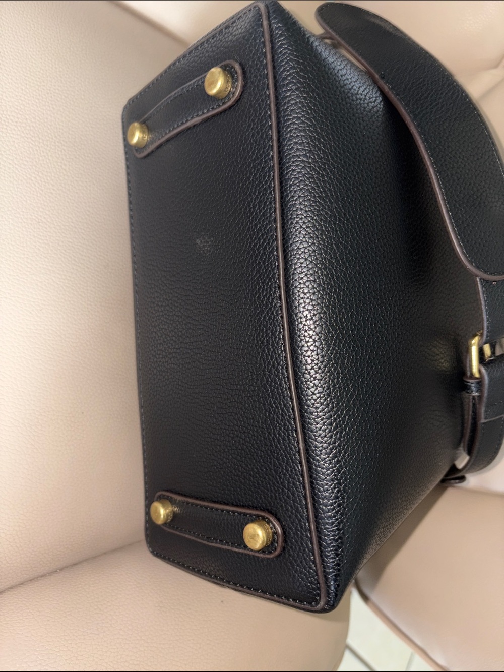 Coach Black Leather Women’s Crossbody Bag with Gold Hardware - Picture 4 of 4